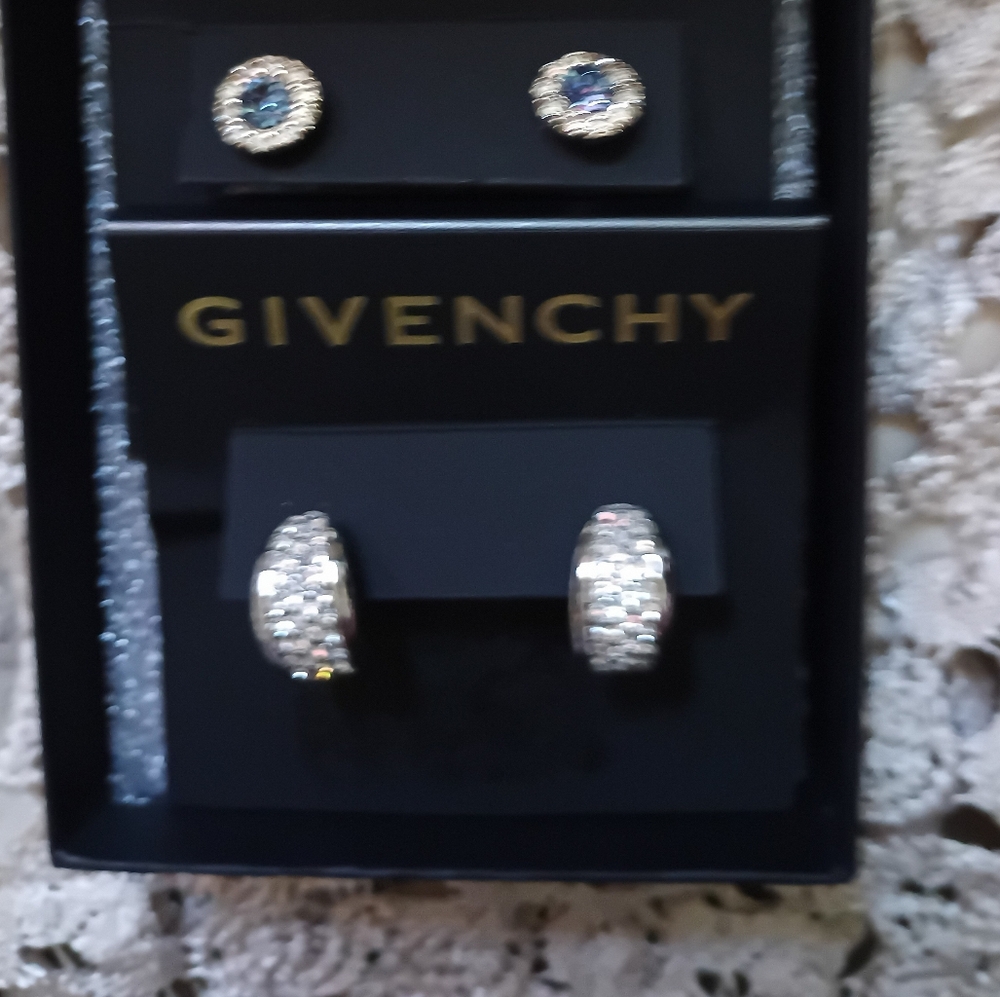 Givenchy Sparkling Accessory Collection - Picture 6 of 11